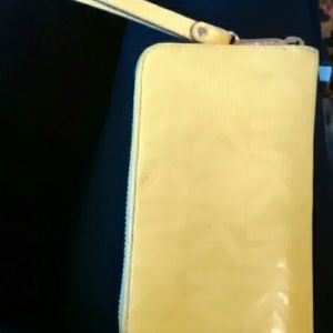 Michael kors wallet wristlet